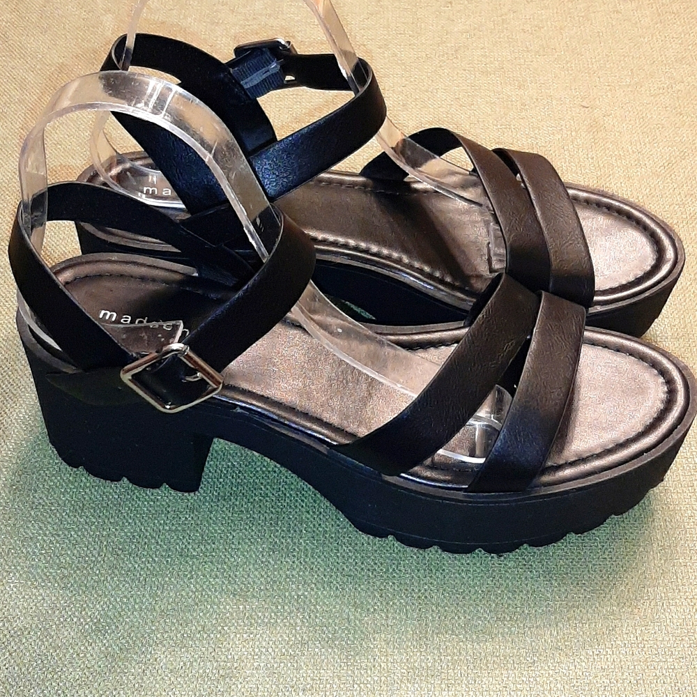 Madden Girl Chunky Lug Sole Black Strappy Platform Sa… Gem